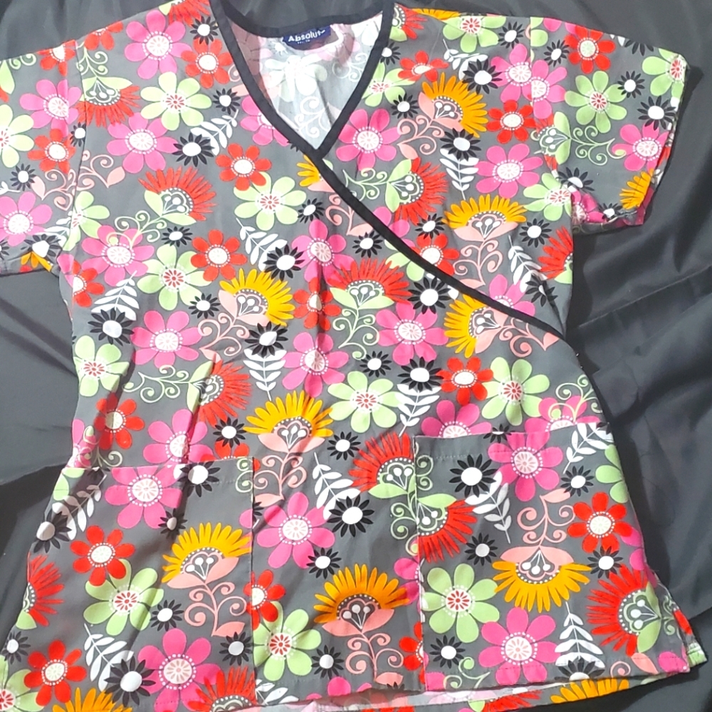 Absolute Scrub Top | Xsmall | Workwear | NWOT